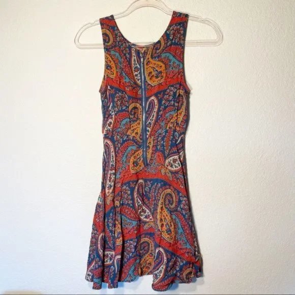 FREE PEOPLE  Dancing Pretty Print Paisley Sleeveless Dress Size 6 Blue Zippered - Picture 2 of 5